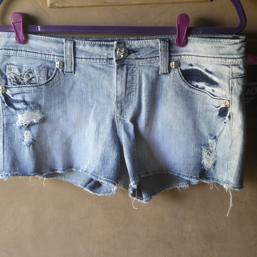 Low-ris Light Denim Shorts w/ Rhinestone-encrusted Angel Wings on Back Pockets